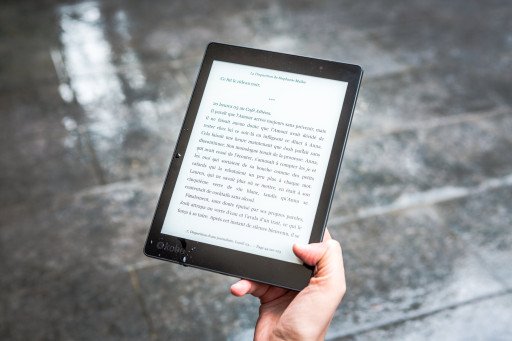 The Ultimate Comparison: Kobo vs Kindle E-readers